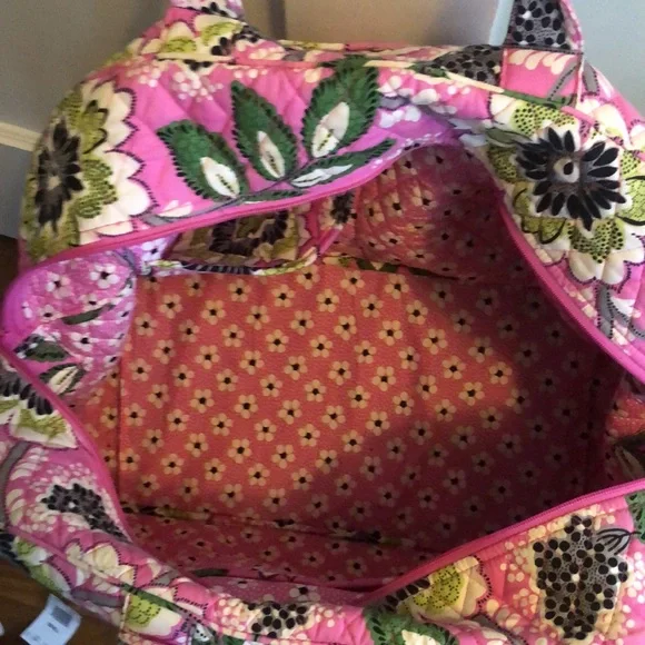 PINK VERA BRADLEY DUFFLE - Picture 7 of 12